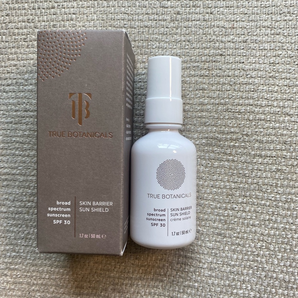 True botanicals Skin barrier sun shield